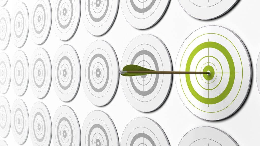 arrow in a green target reflecting how important room sales strategies are to hit the target with hotel occupancy and revenue