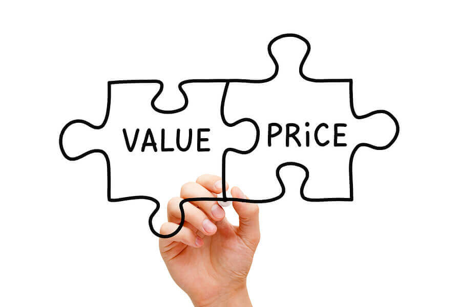 Price Positioning in Hospitality: Room Rates & RevPAR Optimization