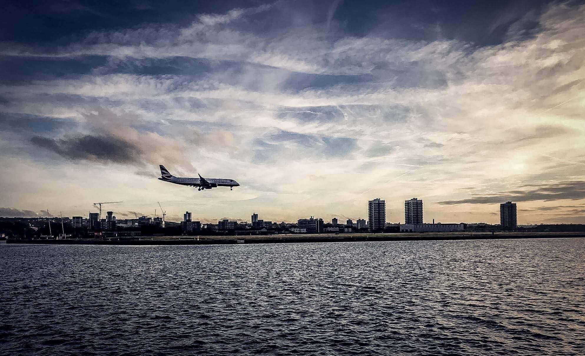 aircraft coming into land provides flight search data useful to hotel revenue managers