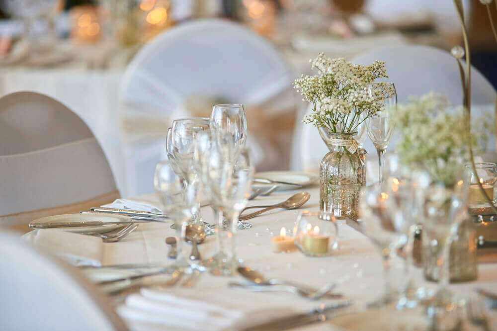 hotel wedding table setting