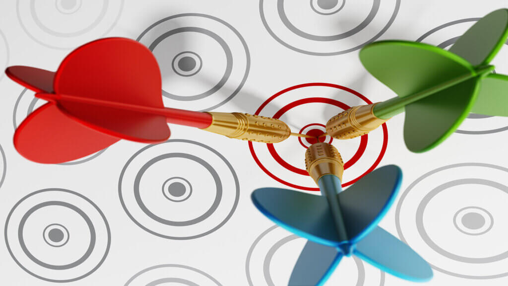 3 arrows in a target reflecting importance to hotels of mastering email marketing to increase roi