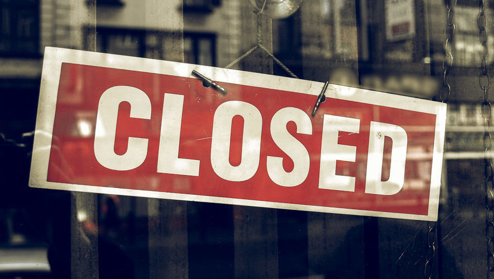 closed sign reflecting restrictions hotels can use within their revenue management strategy