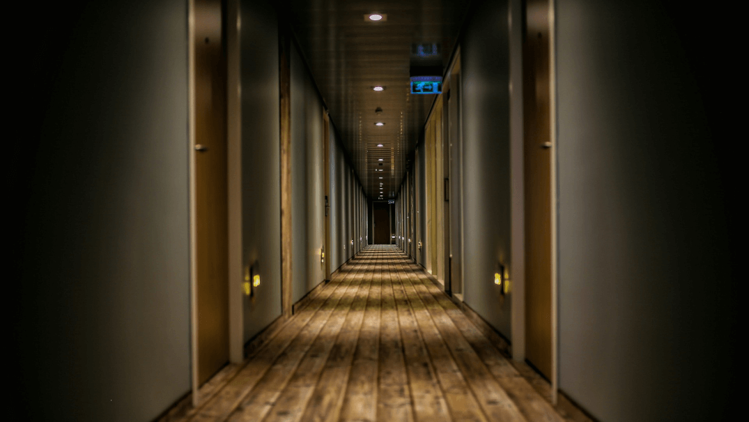 hotel corridor illustrating the need for revenue and commercial leaders to walk the floor and really understand their rooms i.e. their product offering which affects adr