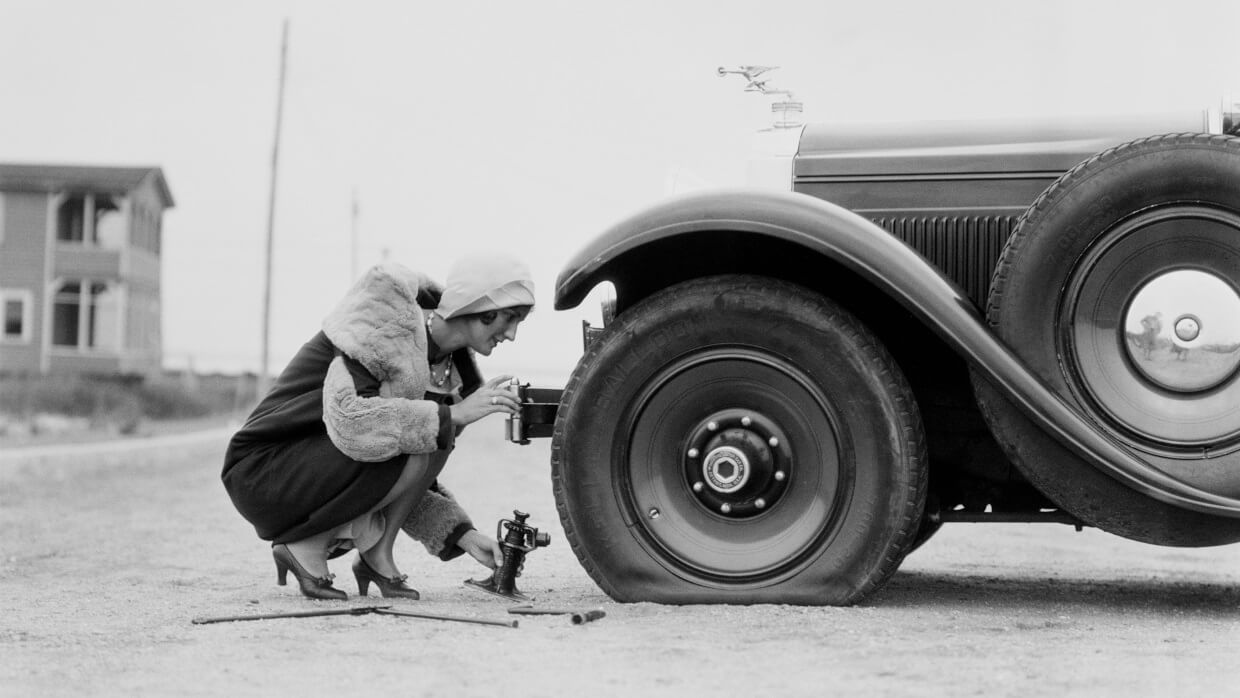 car with a deflated tyre illustrating the stress with slow bookings pickup in a hotel